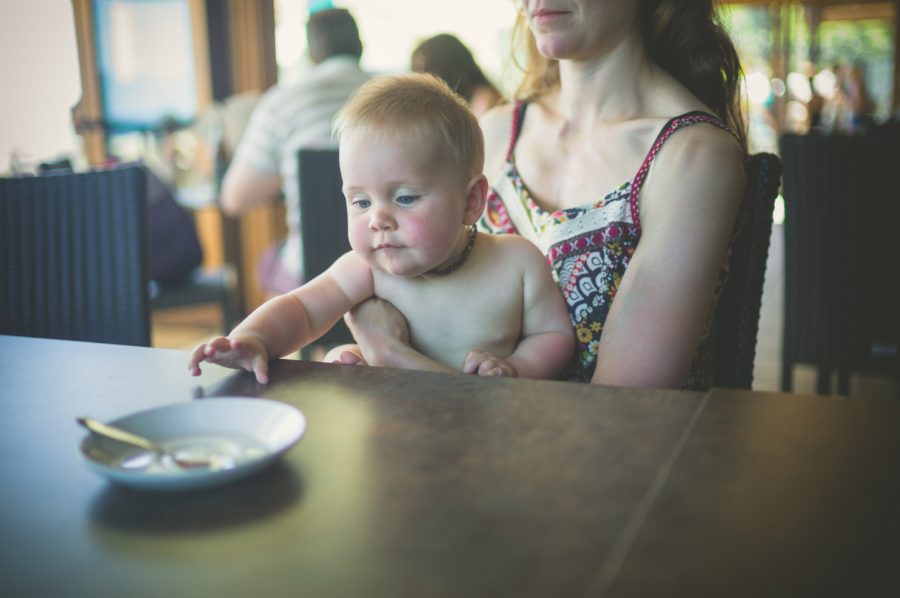 Peligros de practicar baby-led weaning